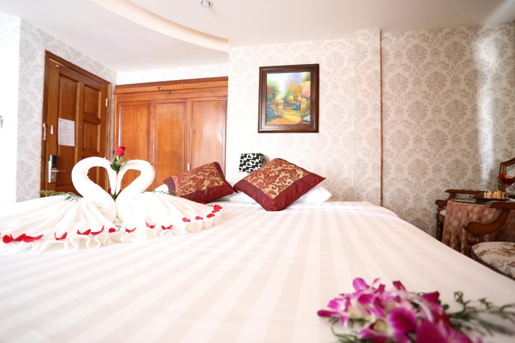 Mountain Town Hotel Да Лат Екстериор снимка